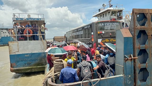 আজও ভোগান্তিবিহীন কর্মস্থলে ফিরছে মানুষ