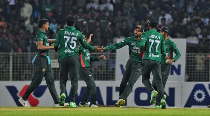 বাংলাদেশকে ১১৭ রানের টার্গেট দিল আফগানরা