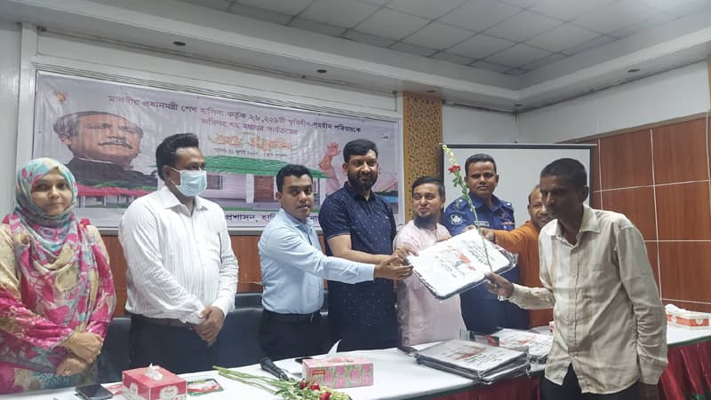 হাকিমপুরে ৪০ টি পরিবার পেলেন নতুন ঠিকানা