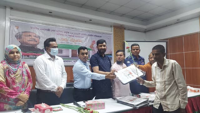 হাকিমপুরে ৪০ টি পরিবার পেলেন নতুন ঠিকানা