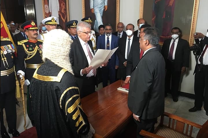 শ্রীলঙ্কার নয়া প্রেসিডেন্ট রনিল বিক্রমাসিংহের শপথ গ্রহণ