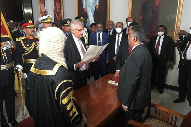 শ্রীলঙ্কার নয়া প্রেসিডেন্ট রনিল বিক্রমাসিংহের শপথ গ্রহণ