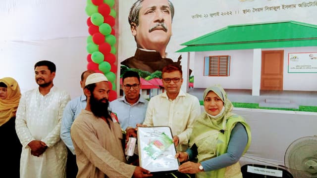 সরাইলে প্রধানমন্ত্রীর উপহারের বাড়ি পেল ১৭১ পরিবার