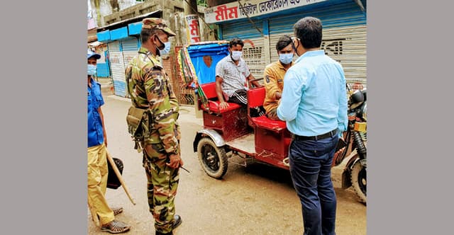 বিধিনিষেধ বাস্তবায়নে সরাইল প্রশাসনের অভিযান