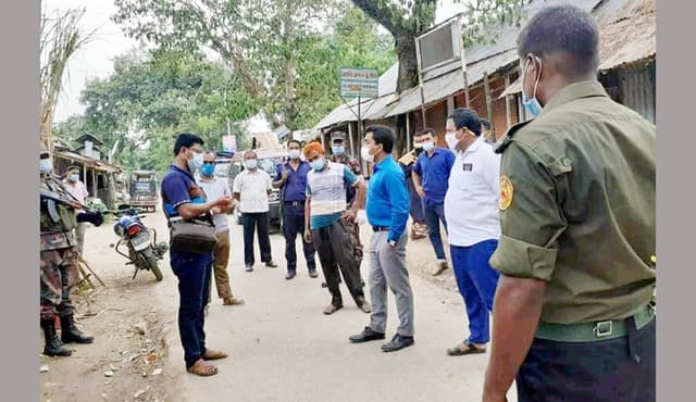হিলিতে লকডাউনের চতুর্থ দিনে ৩০ জনকে জরিমানা