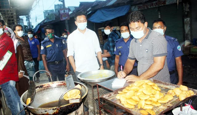 দেবীদ্বারে দিন-রাত ভ্রাম্যমান আদালতের অভিযান