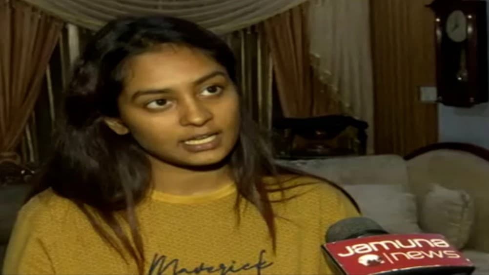 অবৈধভাবে মদ রাখিনি, আমাদের লাইসেন্স আছে: হেলেনার মেয়ে