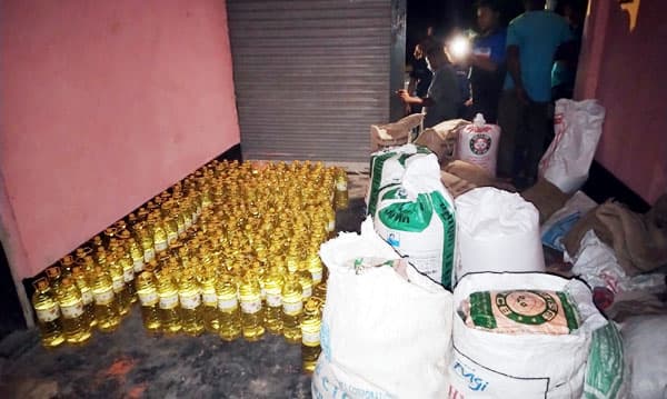 অবৈধভাবে নিজ গুদামে টিসিবির পণ্য রাখার দায়ে ডিলারকে দন্ড
