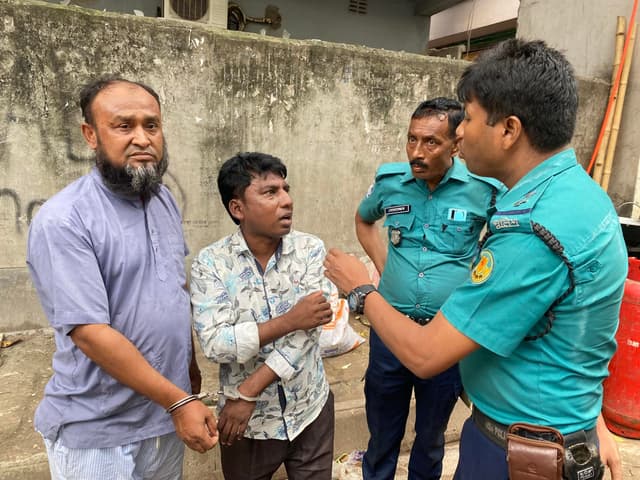 মিরপুরে ডলার চক্রের সক্রিয় ২ সদস্য আটক