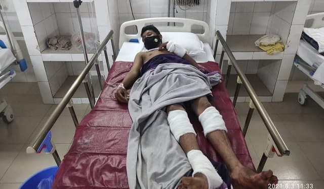 কিশোরের হাত ও পায়ের রগ কেটে  হত্যার চেষ্টা