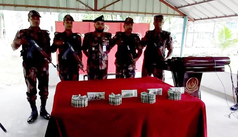 পাচারের সময় ফুলবাড়ী সিমান্তে ৮০ হাজার মার্কিন ডলার উদ্ধার