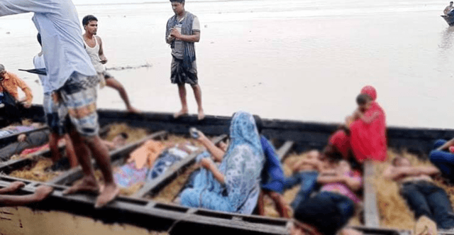 বরযাত্রীর নৌকায় বজ্রপাতে ১৬ জনের মৃত্যু