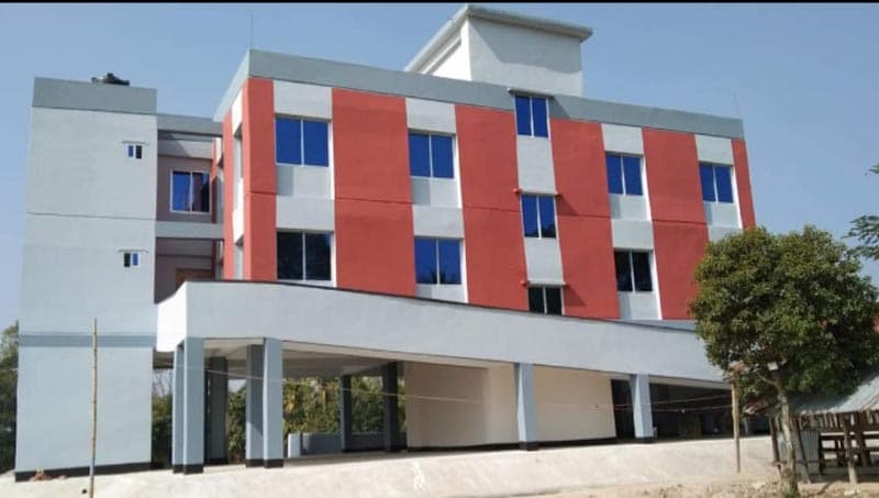 বদলে গেছে উপকূলের মানুষের জীবনযাত্রা