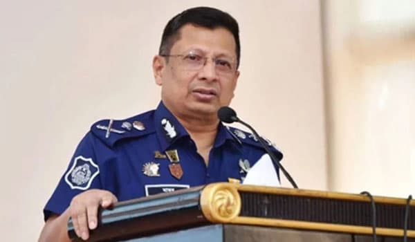 অজ্ঞাত স্থান থেকে  ভিডিও বার্তায় যা বললেন আইজিপি