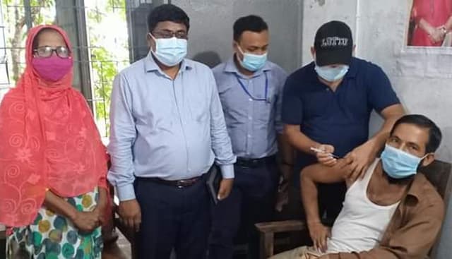 বাবুগঞ্জে গণটিকা দান শুরু