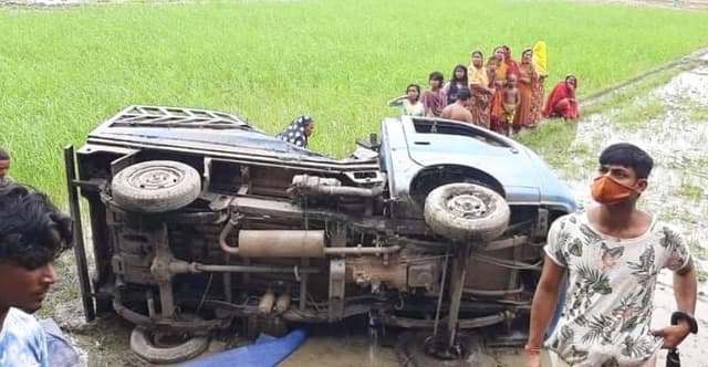 নাটোরে সড়ক দুর্ঘটনায় নিহত ৫