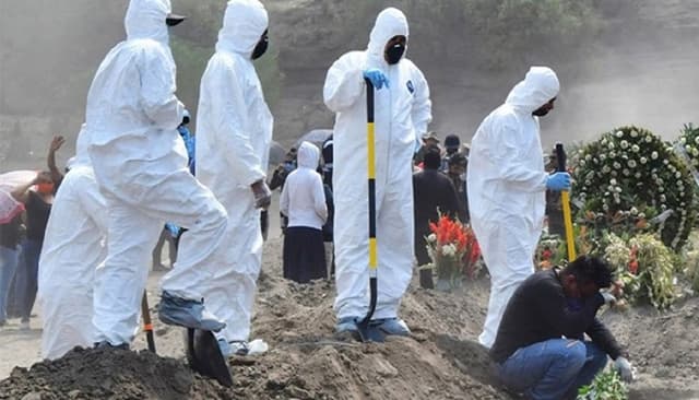 বিশ্বে করোনায় একদিনে আরও ৯ হাজার মৃত্যু
