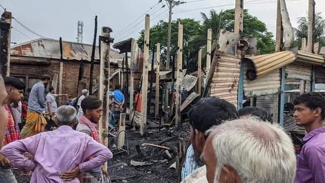 জাজিরার লাউখোলা বাজারে অগ্নিকান্ডে নিঃস্ব হলো ৫ ব্যবসায়ী