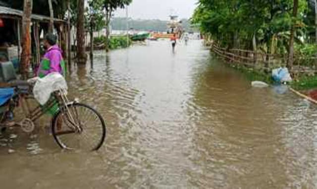 জোয়ারে দক্ষিণাঞ্চলের নদ-নদীর পানি বৃদ্ধি, নিম্নাঞ্চল প্লাবিত