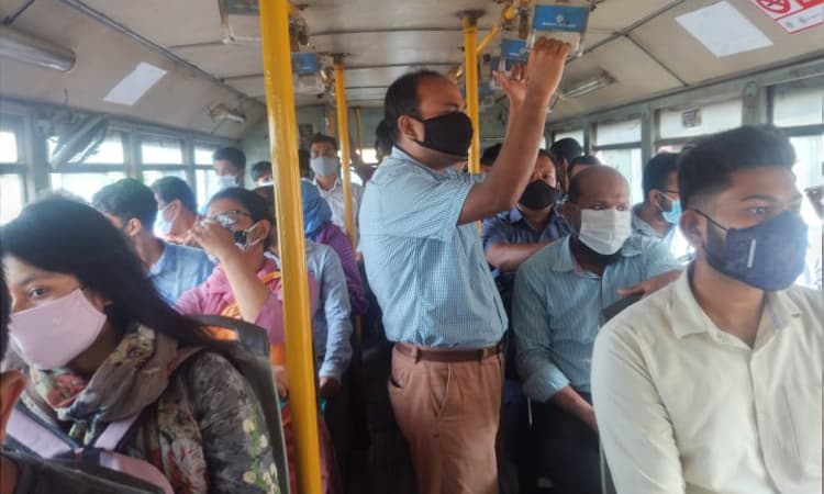 গণপরিবহনে যাত্রী নেওয়া যাবে না দাঁড়িয়ে