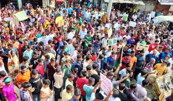 ভূরুঙ্গামারীতে হিন্দু সম্প্রদায়ের বিক্ষোভ মিছিল ও প্রতিবাদ সমাবেশ
