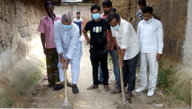 ধামইরহাট পৌরসভায় চলছে উন্নয়নমূলক কাজ