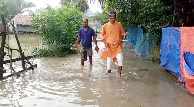 জলাবদ্ধতায় নাকাল কলাপাড়া পৌরবাসী