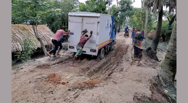 কলাপাড়ায় ৯ কিলোমিটার সড়কের অবস্থা বেহাল