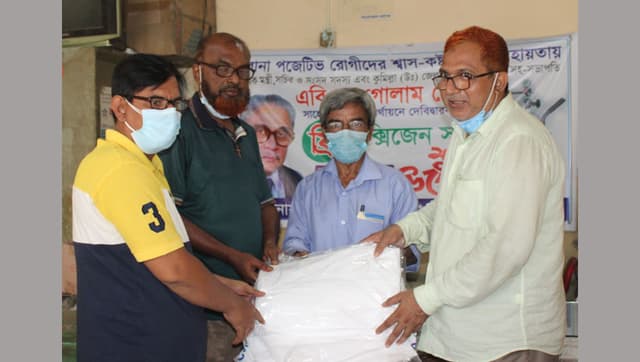 দেবীদ্বারে করোনাযোদ্ধাদের পিপিই উপহার