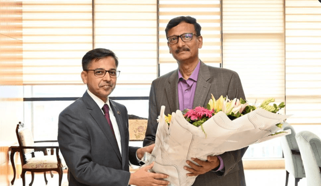 অন্তর্বর্তীকালীন সরকারের সঙ্গে কাজ করার আগ্রহের কথা জানিয়েছেন- ভারত