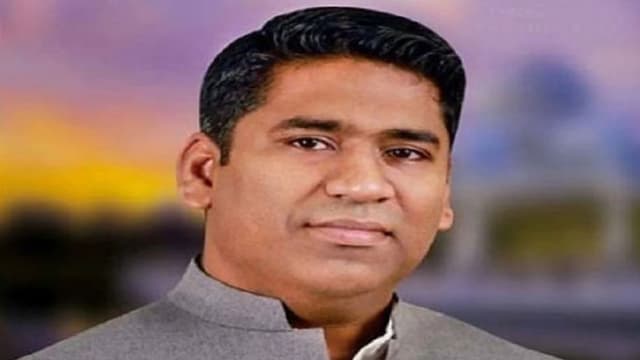 ইউএনও-র বাসায় হামলার দুই মামলায় প্রধান আসামি সাদিক আবদুল্লাহ