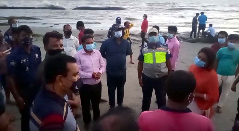 স্বাস্থ্যবিধি না মানায় কুয়াকাটায় ১০ ব্যাক্তি ১৮ প্রতিষ্ঠানকে জরিমানা