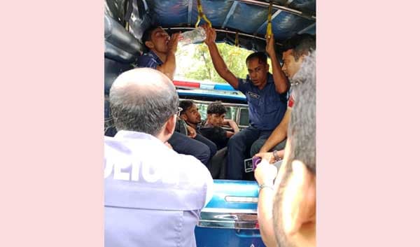 বাউফলে বিকাশ কর্মীকে কুপিয়ে ১৬ লক্ষাধিক টাকা ছিনতাই, আটক-২