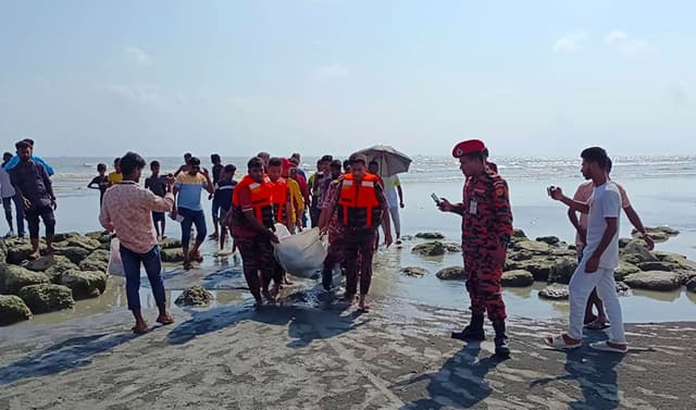 কুয়াকাটা সৈকতে গোসলে নেমে মাদ্রাসা শিক্ষকের মৃত্যু