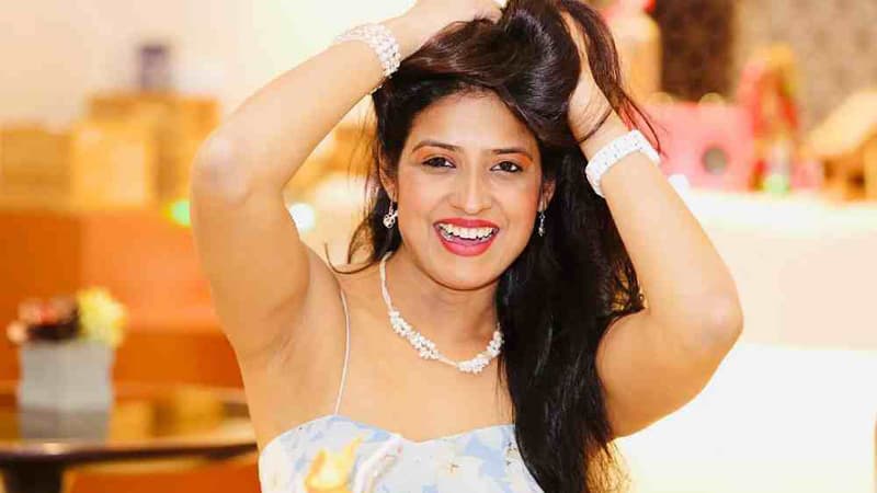 সিঁদুর পরে নিজেই নিজেকে বিয়ে !