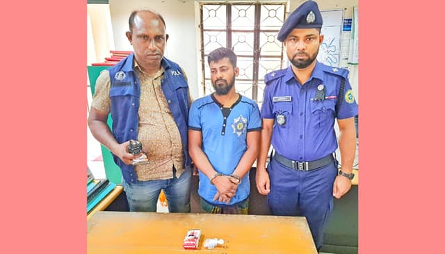 নলছিটিতে ইয়াবাসহ মাদক ব্যবসায়ী আটক
