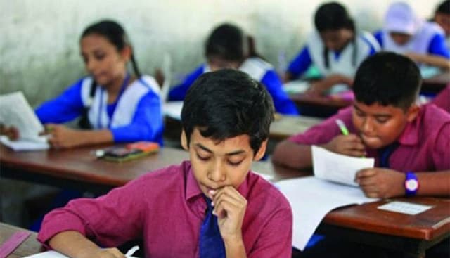 প্রাথমিকে বৃত্তি: মেধা যাচাইয়ের নামে মানসিক চাপ