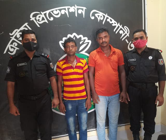 টাঙ্গাইলে জাল ষ্ট্যাম্প লাগানো বিড়িসহ গ্রেফতার ২
