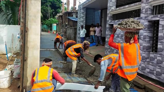 মায়ের নির্দেশে এলাকায় রাস্তা তৈরি করে দিলেন ছেলে