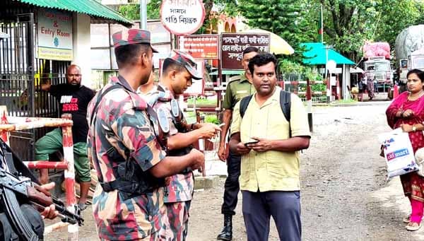 এমপক্স প্রতিরোধে হিলি ইমিগ্রেশন চেকপোস্টে মেডিকেল টিম