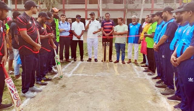 ভূঞাপুরে সঞ্জয় স্মৃতি ক্রিকেট টুর্নামেন্টের উদ্বোধন