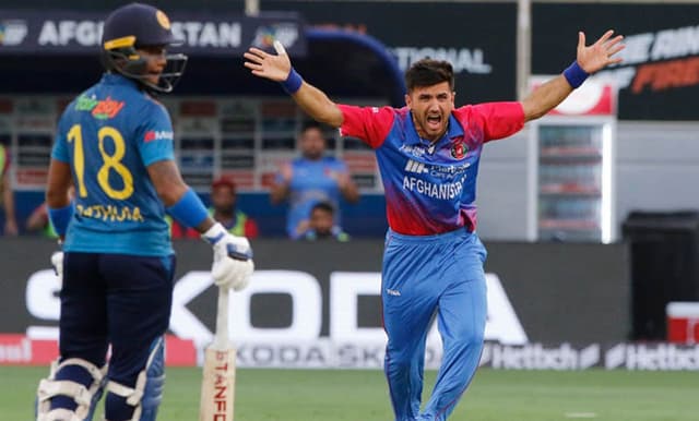 তিন উইকেট হারিয়ে শুরুতেই চাপে শ্রীলঙ্কা