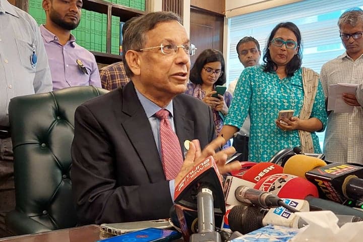 রাজনীতির কারণে সংবিধানকে কলুষিত করা ঠিক হবে না : আইনমন্ত্রী