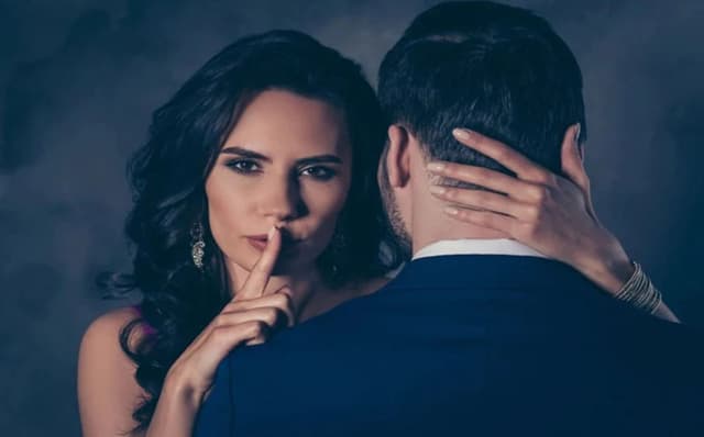 পরকীয়ায় বেশি জড়ান কোন 'পেশার' নারী-পুরুষ? চমকে দেওয়া তথ্য