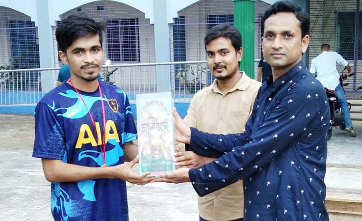 ধামইরহাটে শর্টপিস ক্রিকেট টুর্নামেন্ট অনুষ্ঠিত