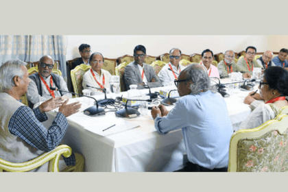 এই সরকার কে ‘অন্তত ২-৩ বছর মেয়াদে চান সম্পাদকরা’
