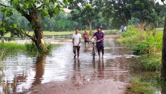 কালিয়াকৈরে অর্ধশতাধিক গ্রামবাসী পানিবন্দি
