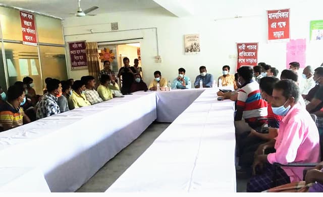 দৌলতদিয়ায় যৌন উত্তেজক ওষুধের রমরমা বাণিজ্য, বাড়ছে মৃত্যুঝুঁকি