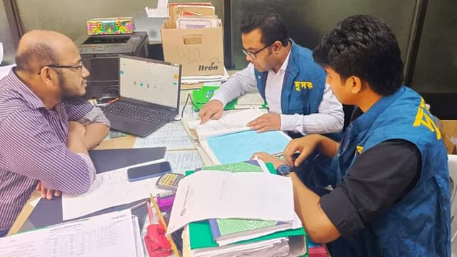 স্টকে ওষুধ থাকলেও পান না রোগীরা!