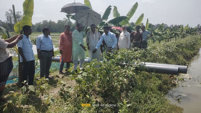ভূরুঙ্গামারীতে জলাবদ্ধতা নিরসনের উদ্যোগে খুশি কৃষকরা